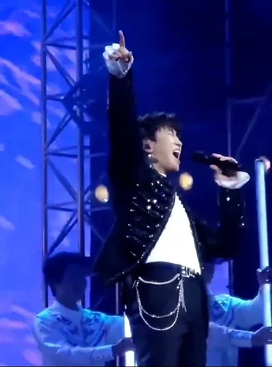 Cuplikan di balik layar dari Lim Youngwoong