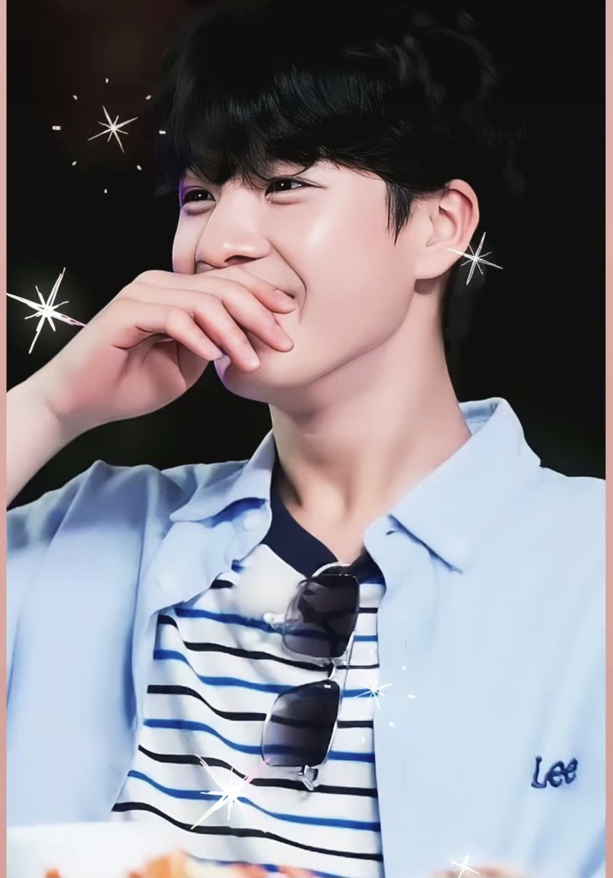 A moment captured by a fan of Jeong Dongwon