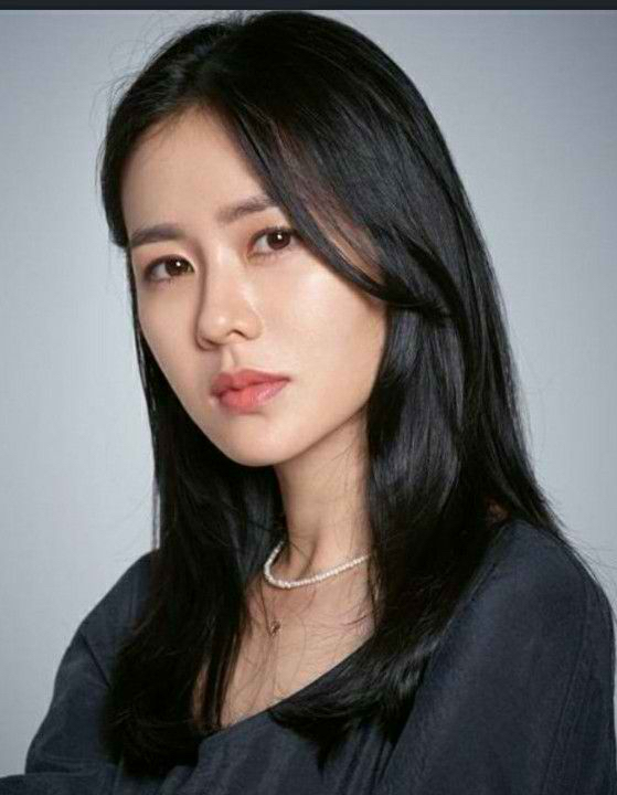 粉丝拍下的孙艺珍瞬间