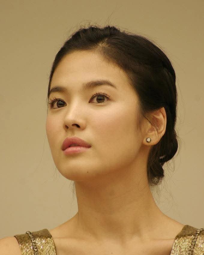 Recent activity shot of Song Hyekyo