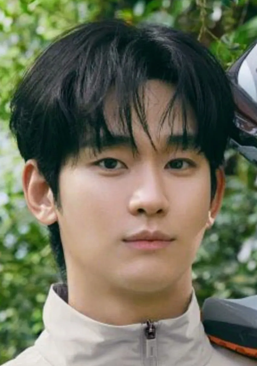 A moment captured by a fan of Kim Soohyun