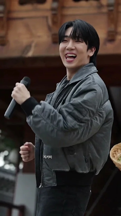 Today's popular wallpaper in Choi Sooho community