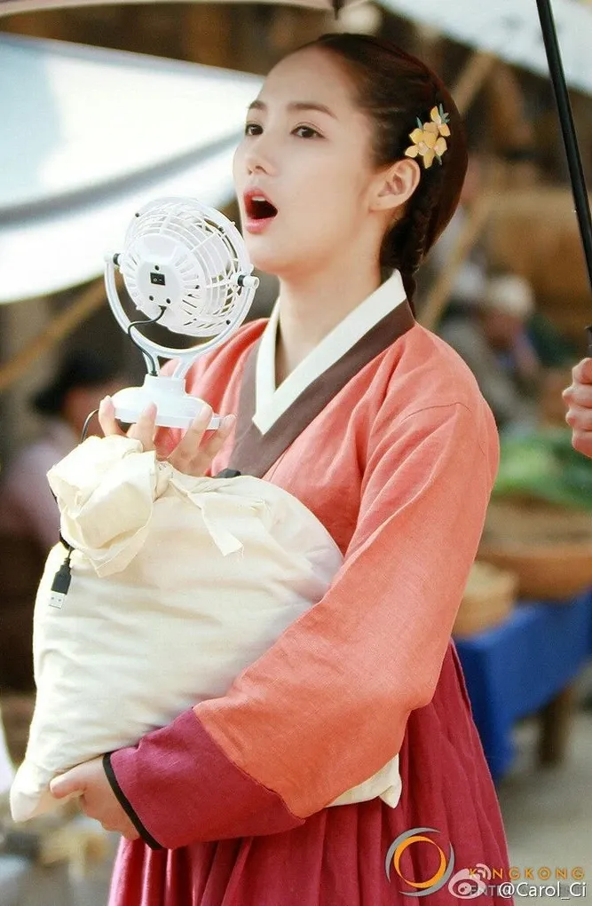 박민영의 비하인드 컷