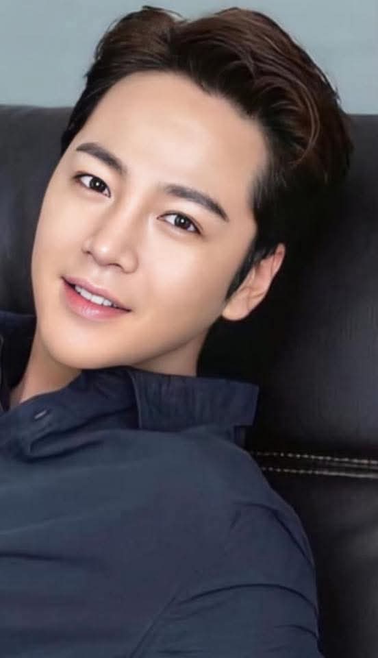 Special wallpaper made by Jang Geunsuk's fans