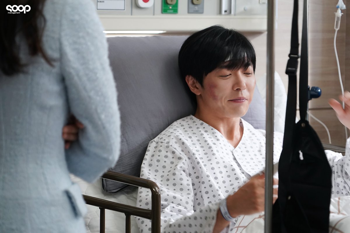 粉絲拍下的金材昱瞬間