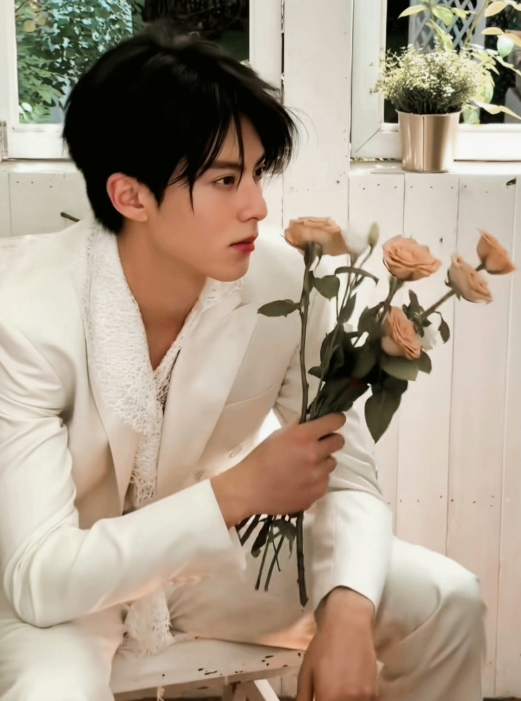 A moment captured by a fan of Dylan Wang