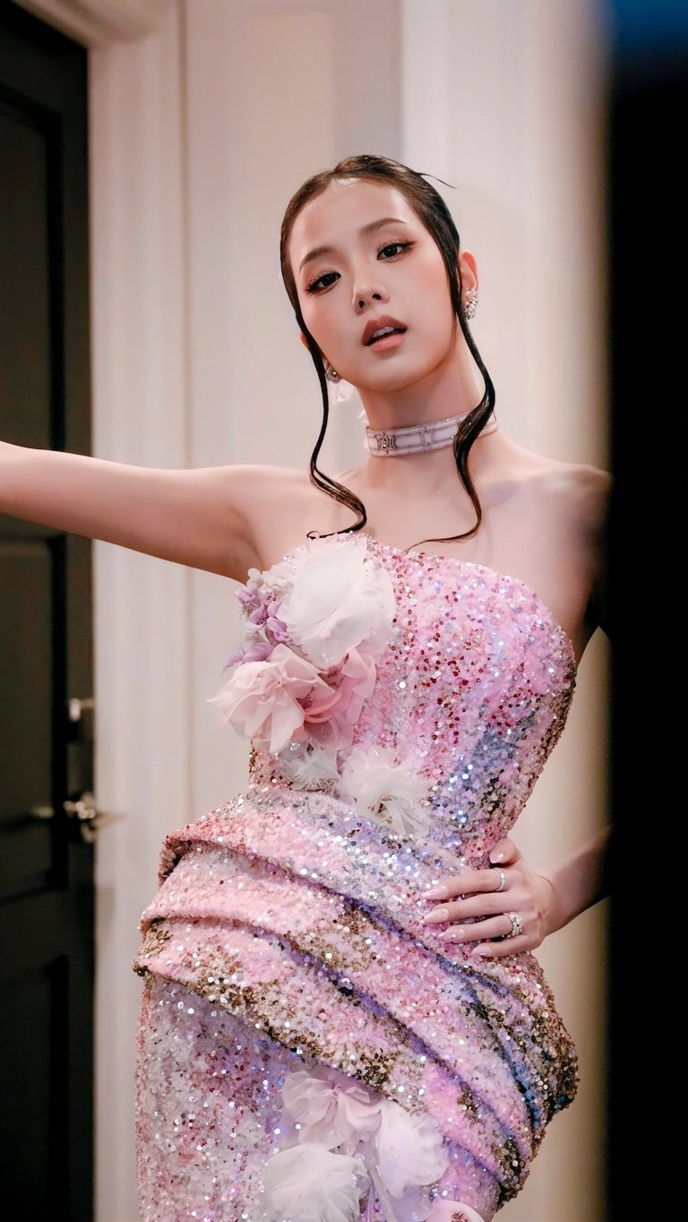 Latest photo of Jisoo (1995)