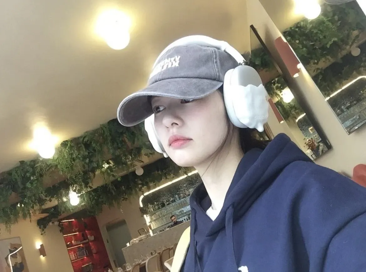 Recent activity shot of Jung Somin