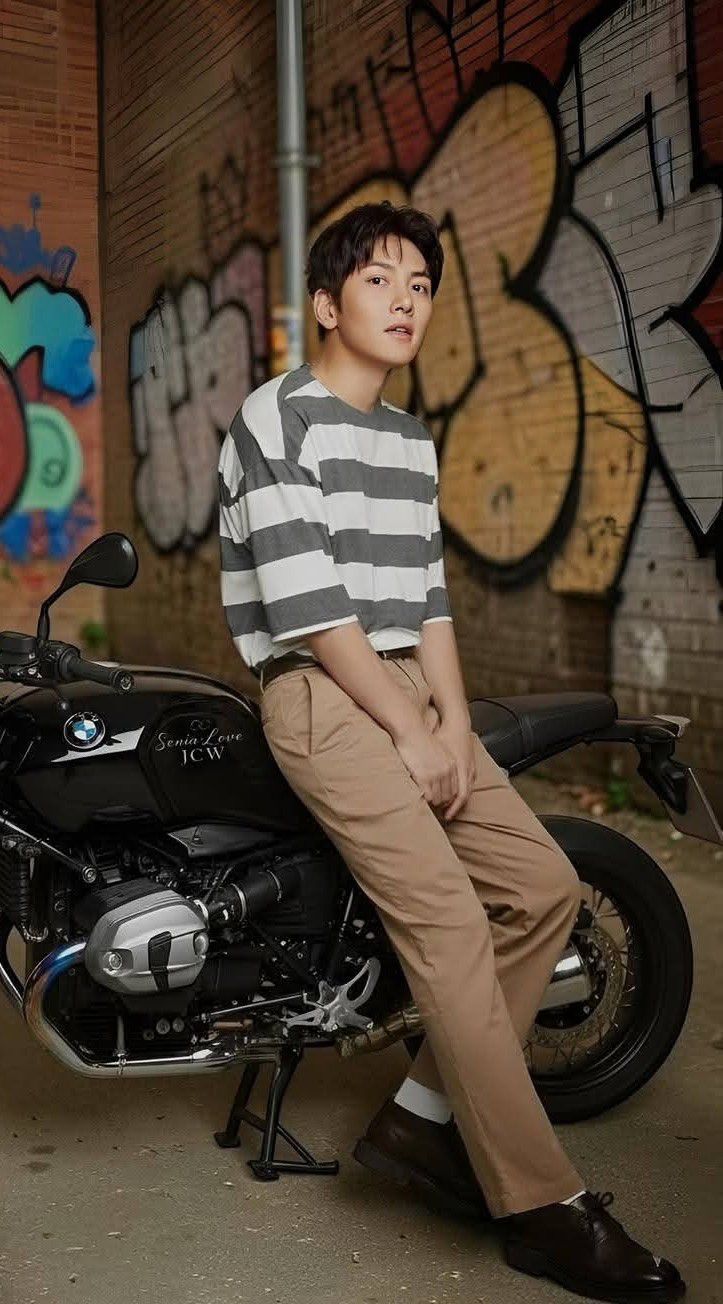 粉丝拍下的池昌旭瞬间