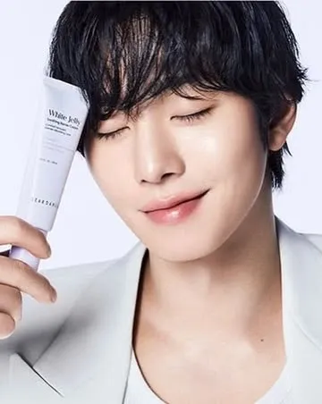 A moment captured by a fan of Ahn Hyoseop