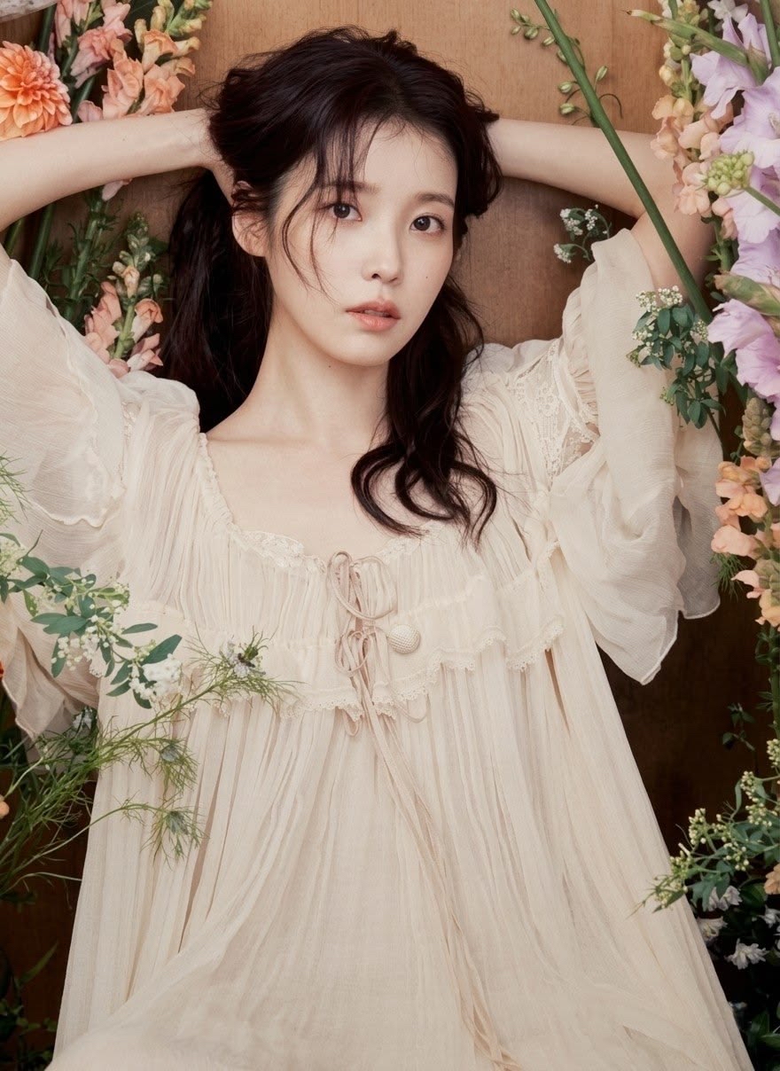 Behind-the-scenes cut of IU