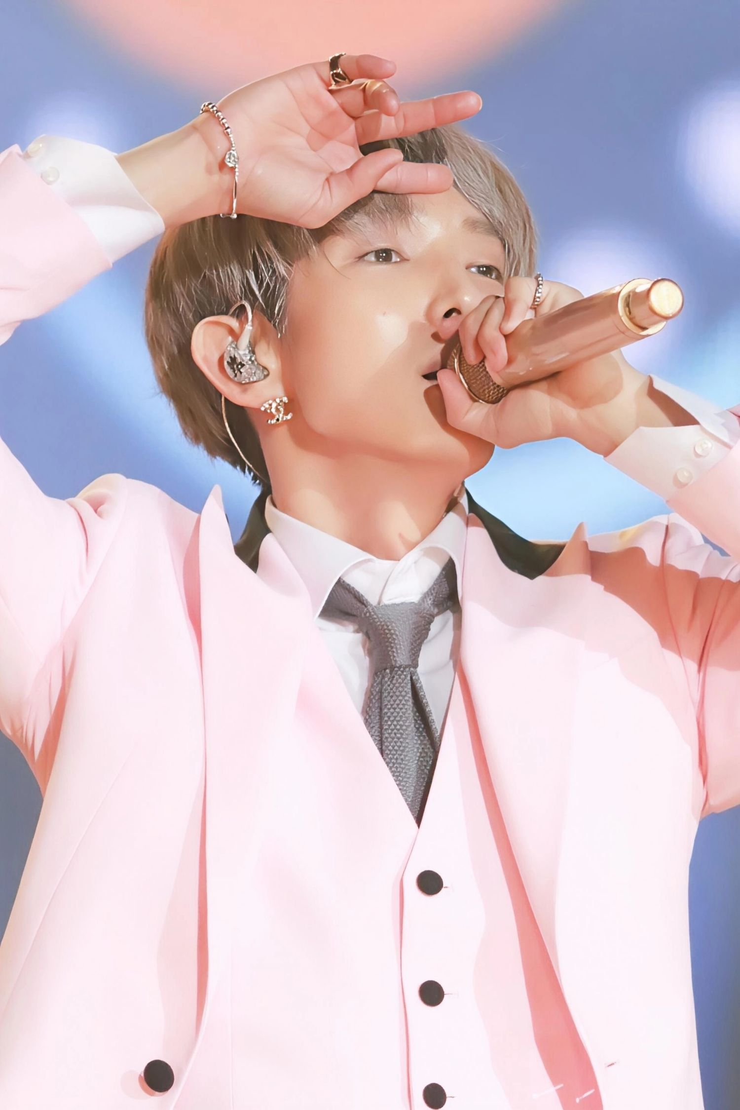 Behind-the-scenes cut of Lee Joongi