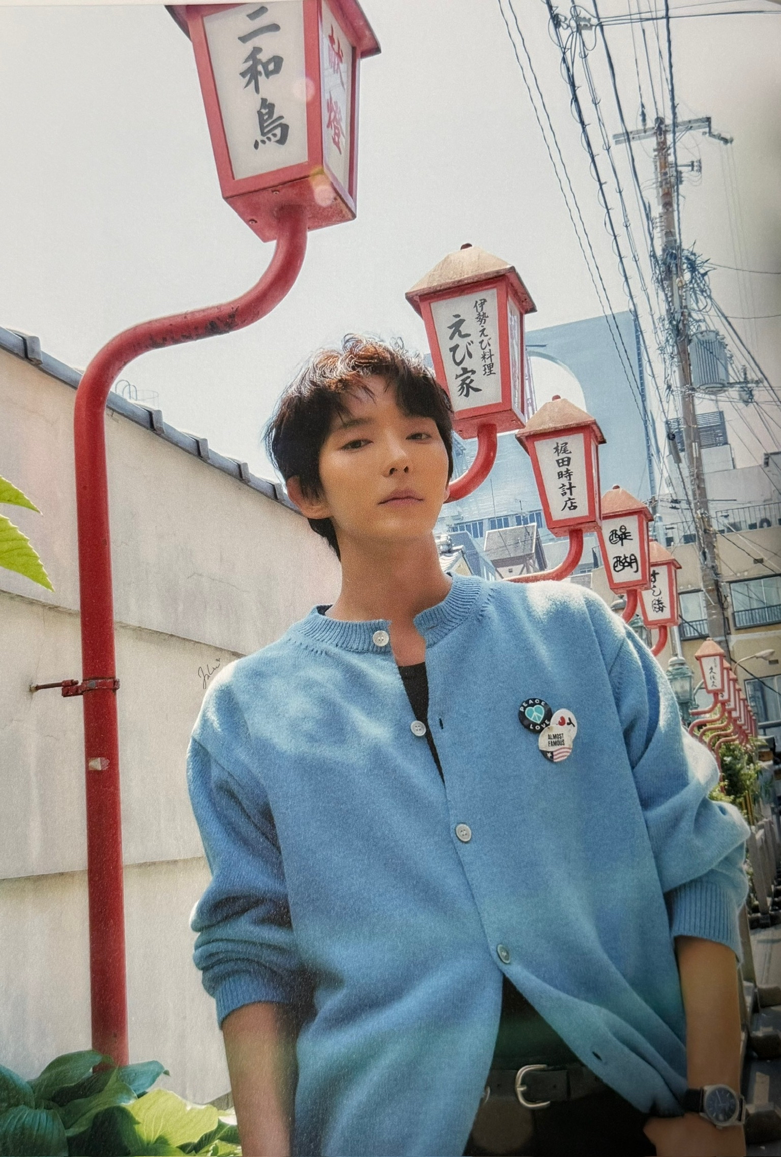 Behind-the-scenes cut of Lee Joongi