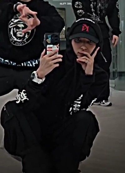 A moment captured by a fan of Lee Joongi