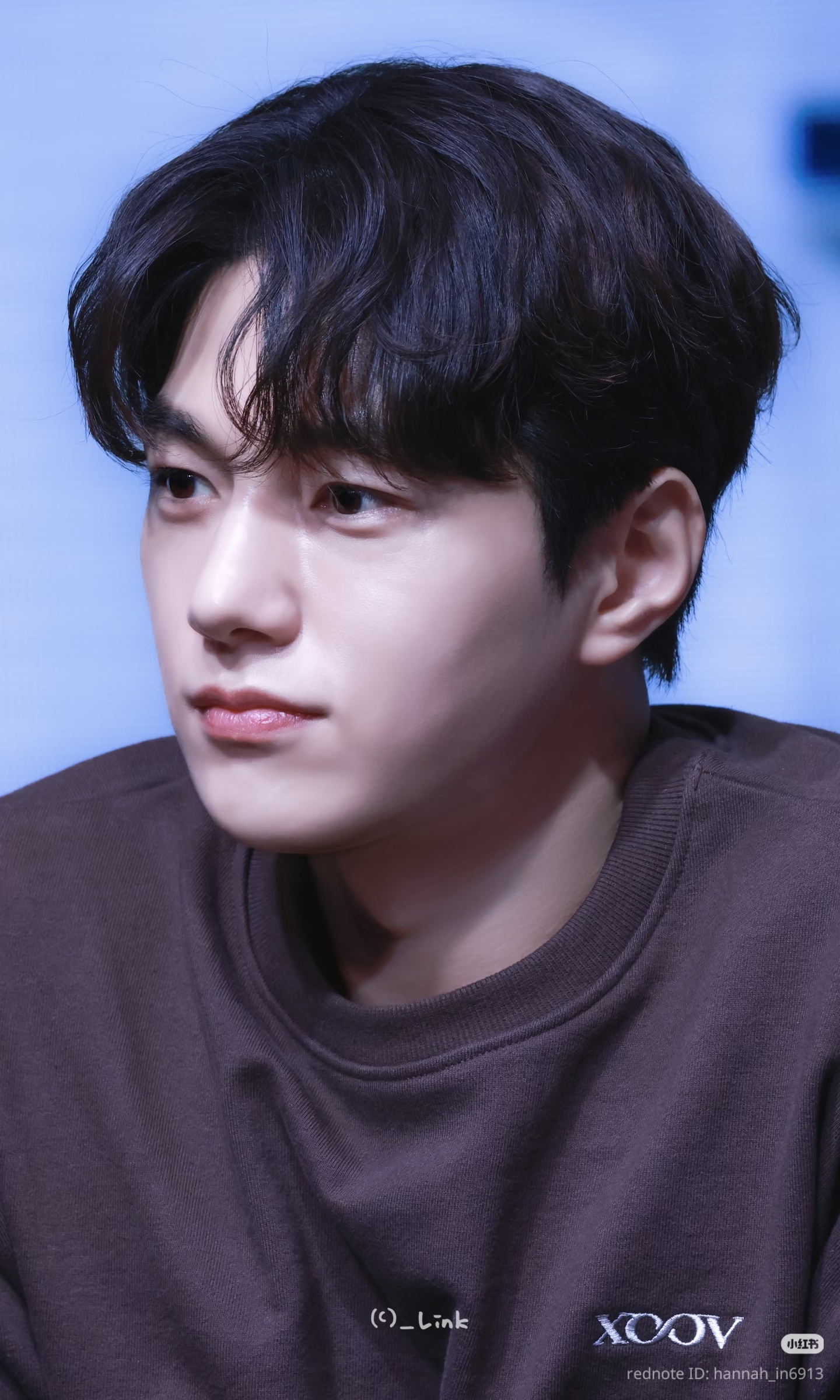 A moment captured by a fan of Kim Myungsoo (L)