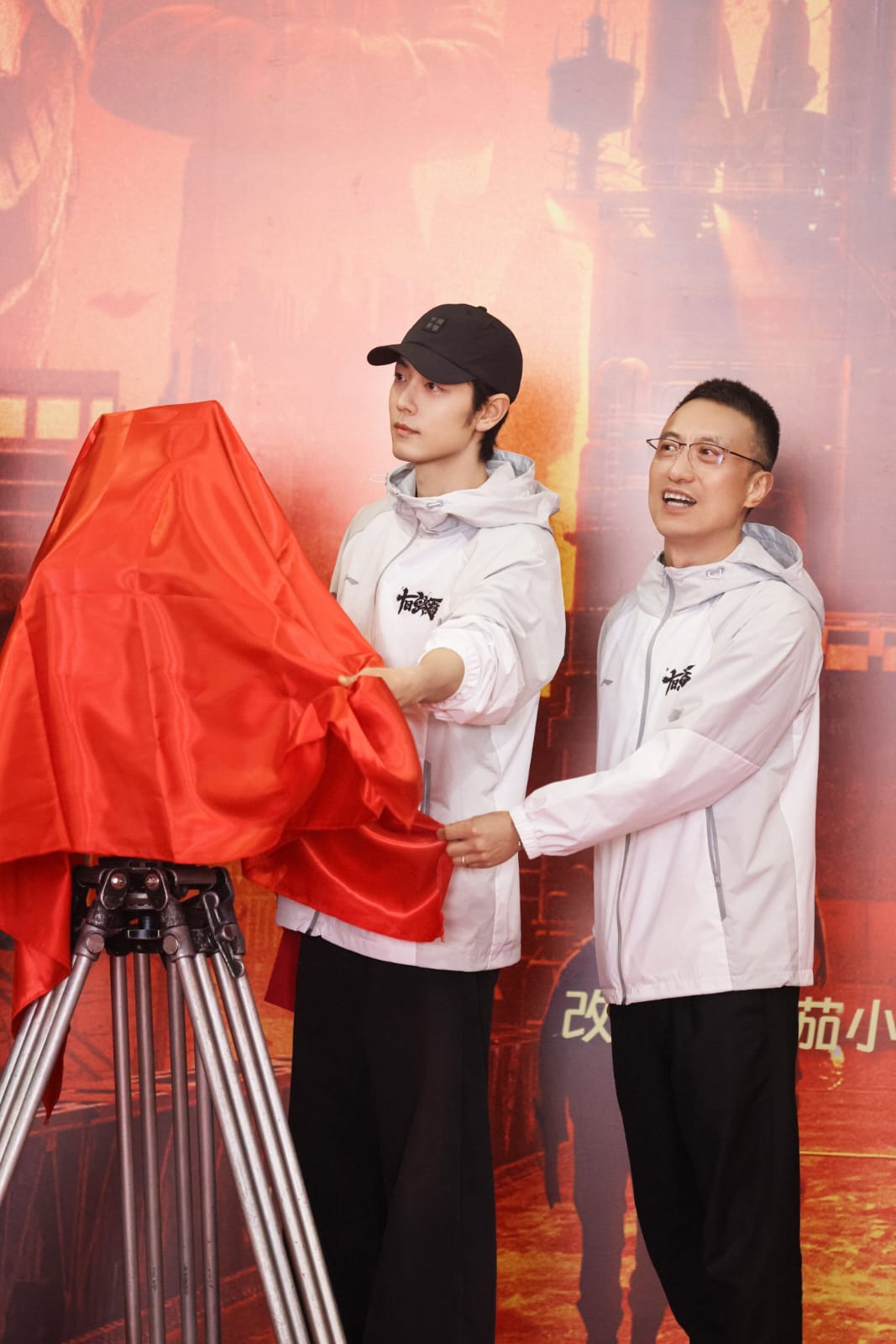 Behind-the-scenes cut of Xiao Zhan