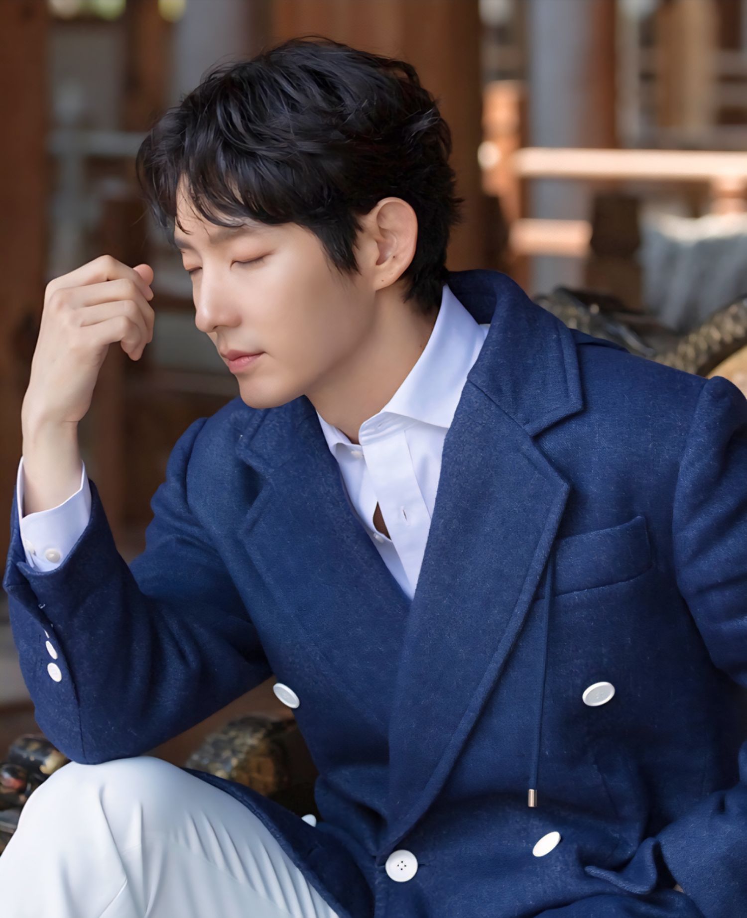Behind-the-scenes cut of Lee Joongi