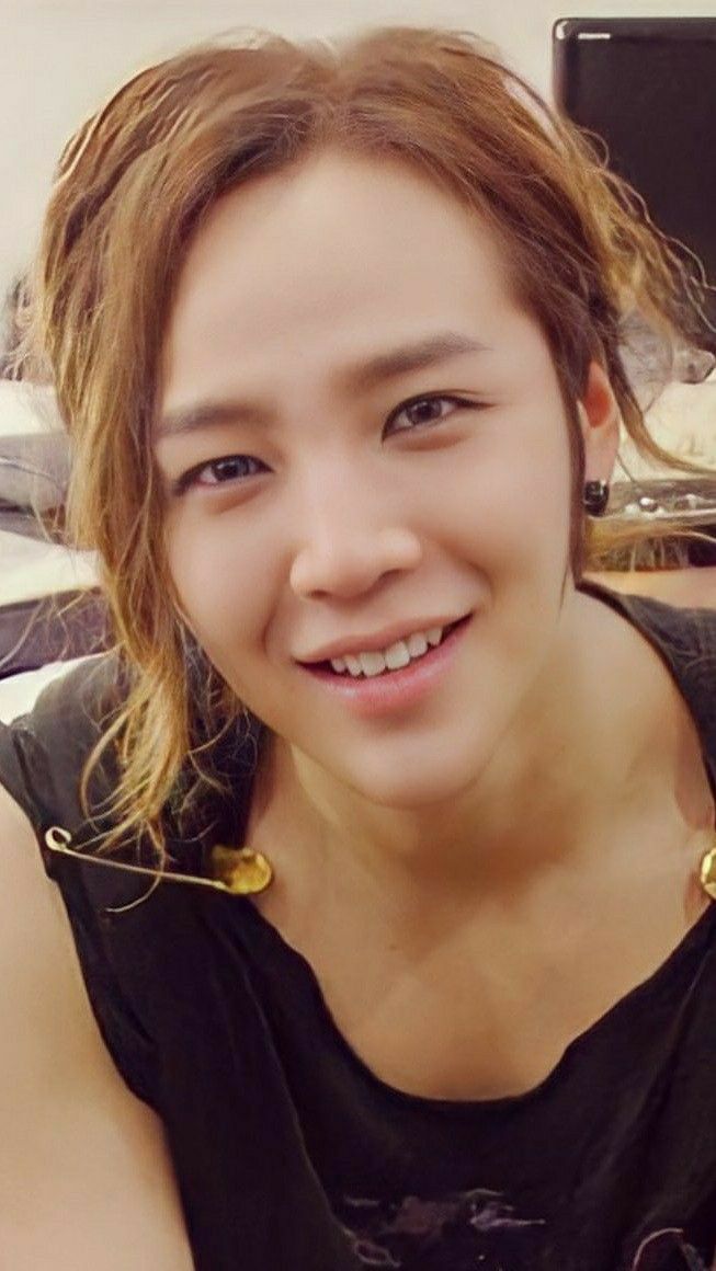 A moment captured by a fan of Jang Geunsuk