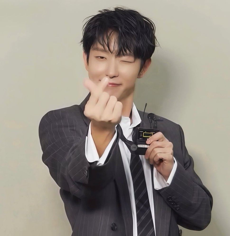 Recent activity shot of Lee Joongi