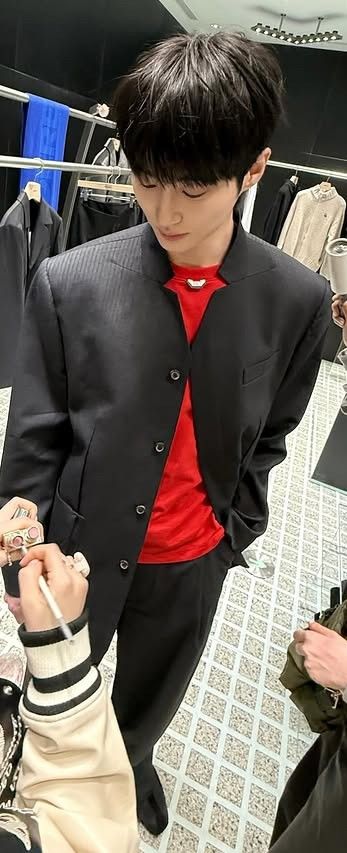 Emotional wallpaper shared by fans for Byeon Wooseok