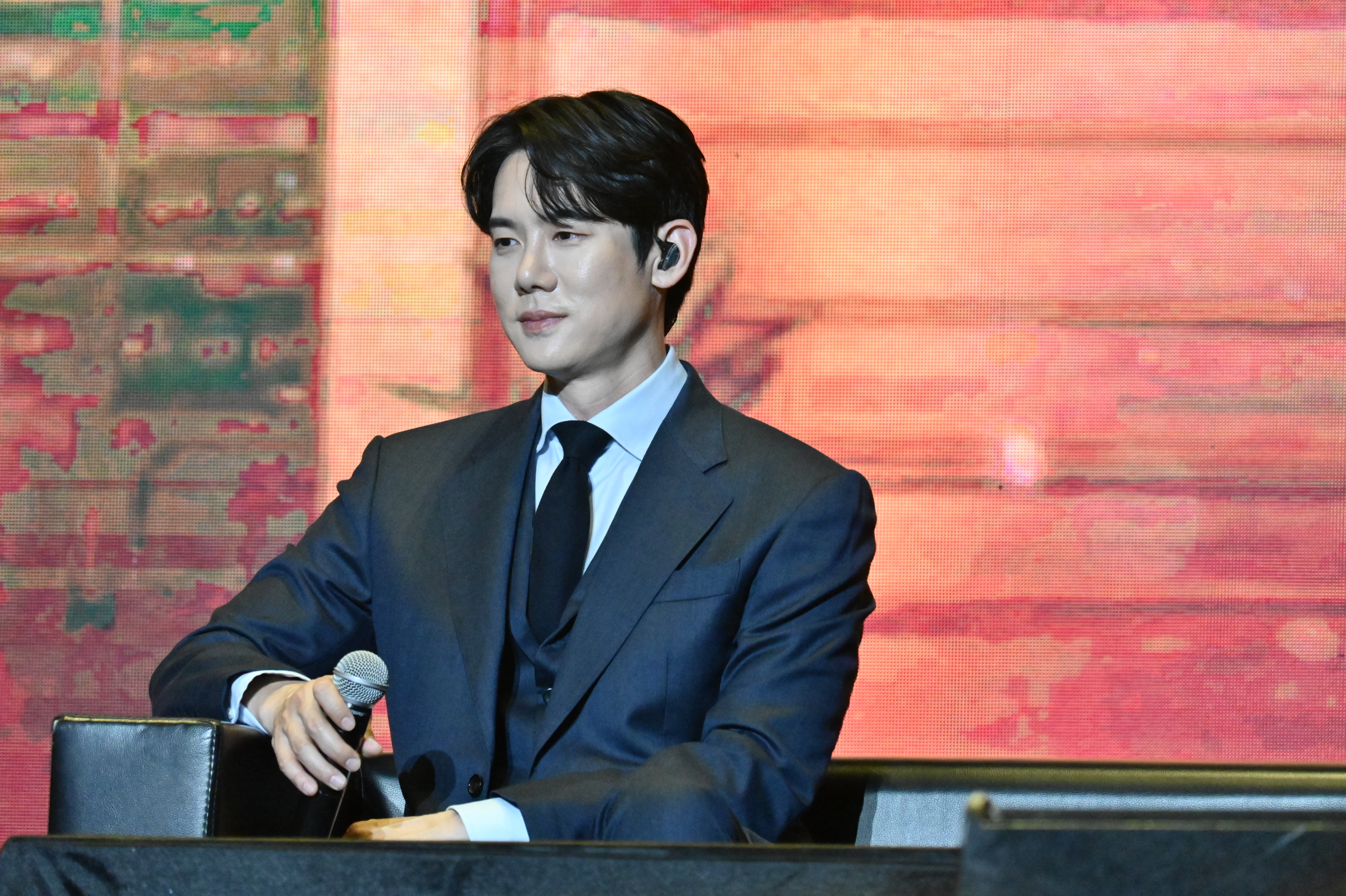 Recent activity shot of Yoo Yeonseok