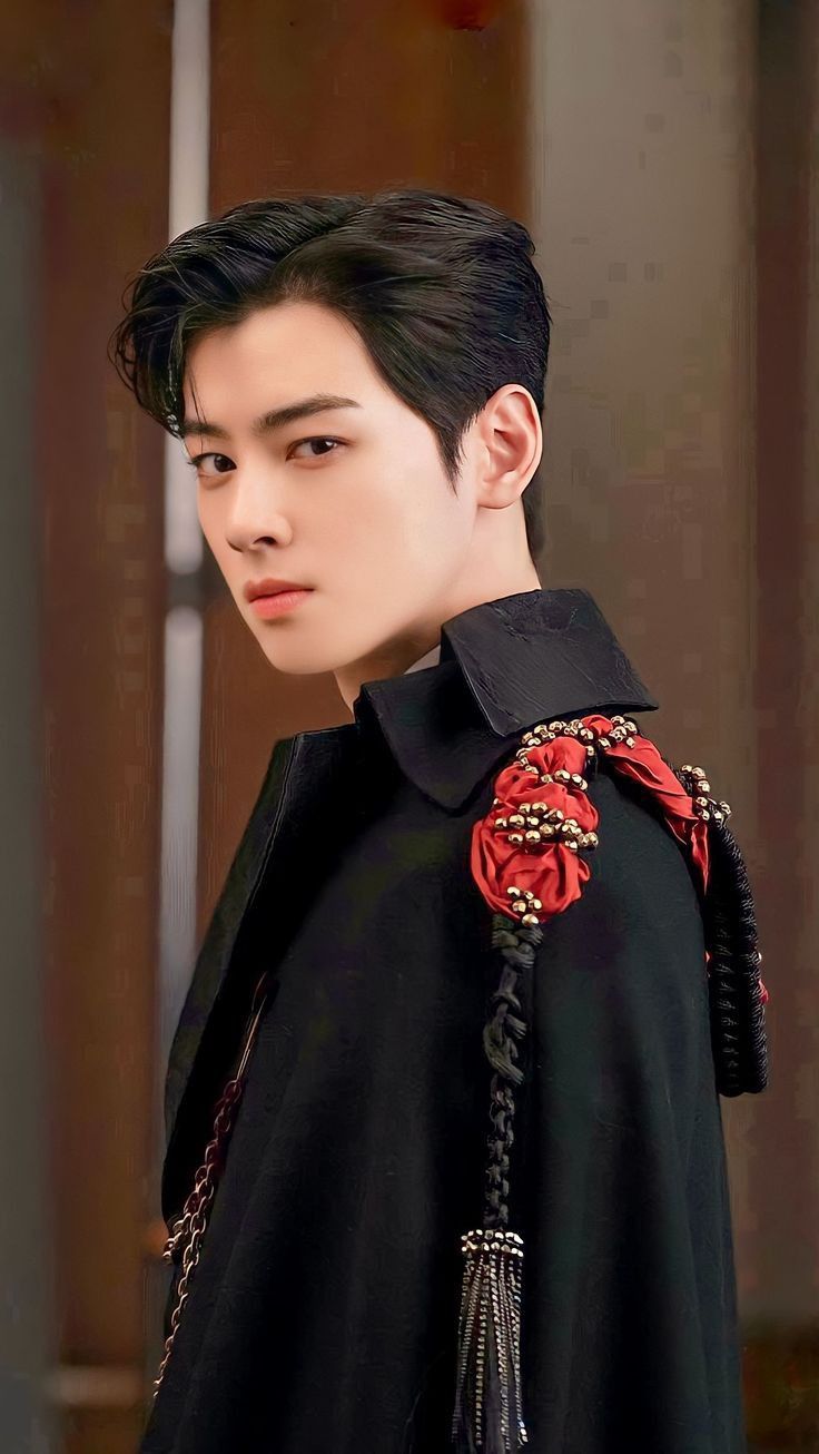 Recent activity shot of Cha Eunwoo