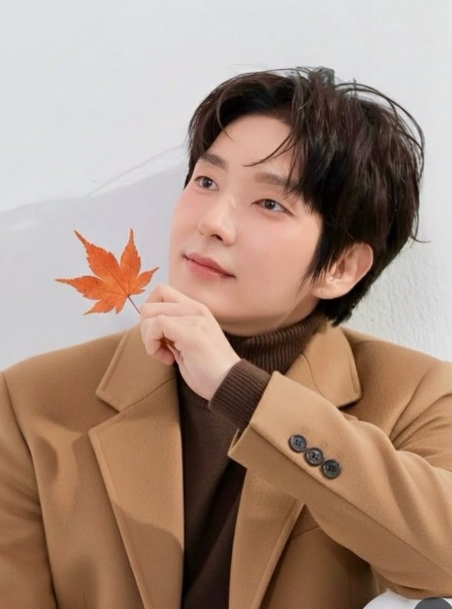 Behind-the-scenes cut of Lee Joongi