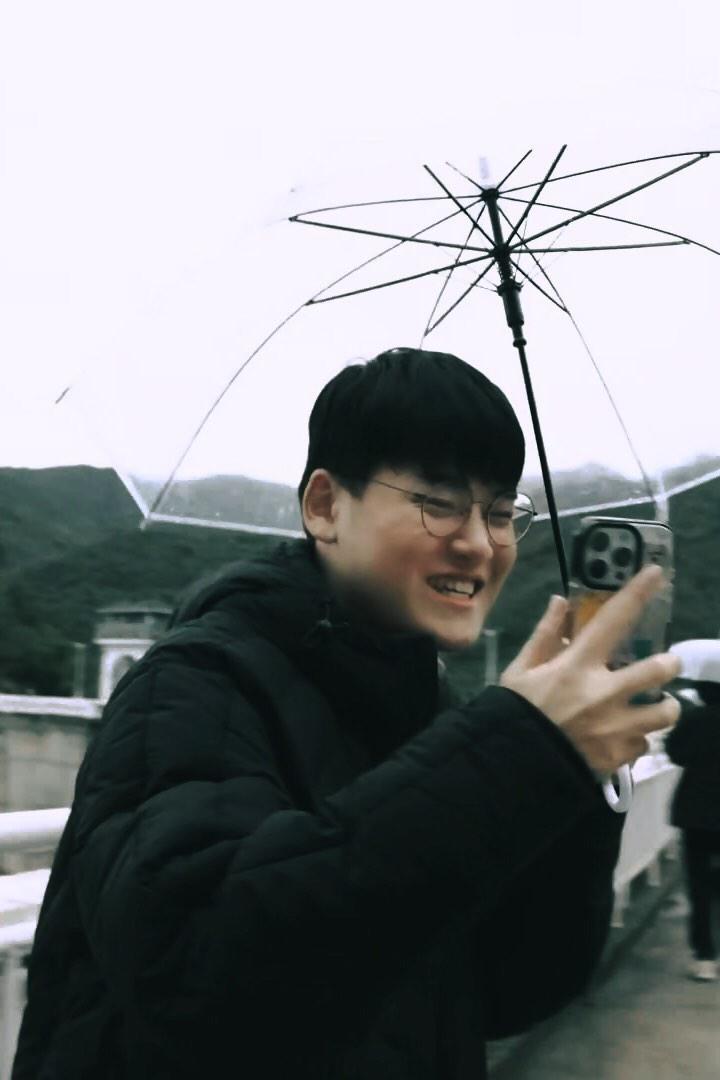 Hottest celeb community feed today