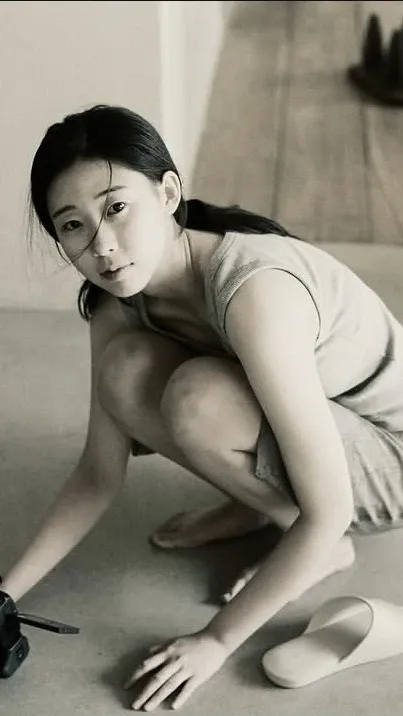 Special wallpaper made by Han Yeji's fans