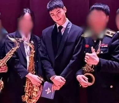 粉丝拍下的车银优瞬间