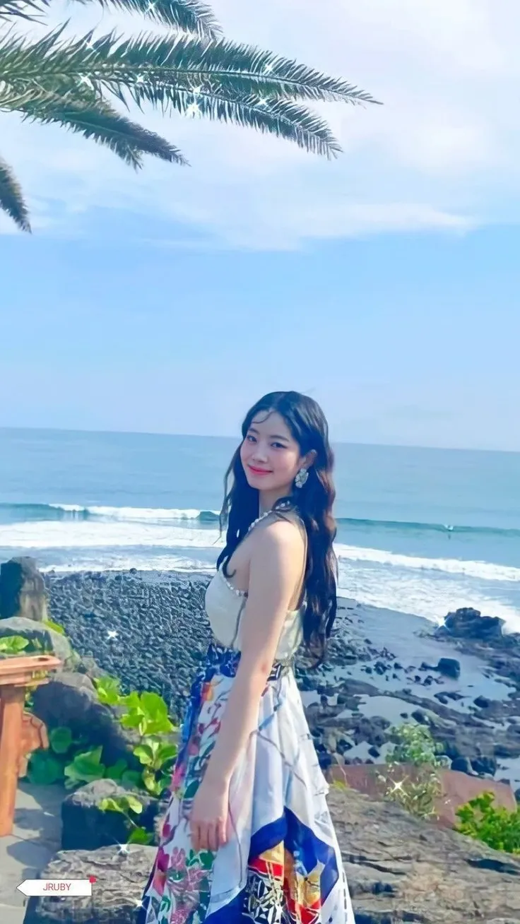 Today's popular wallpaper in Dahyun community