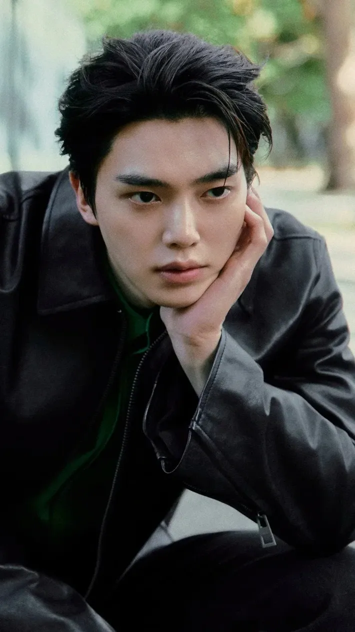 Behind-the-scenes cut of Song Kang