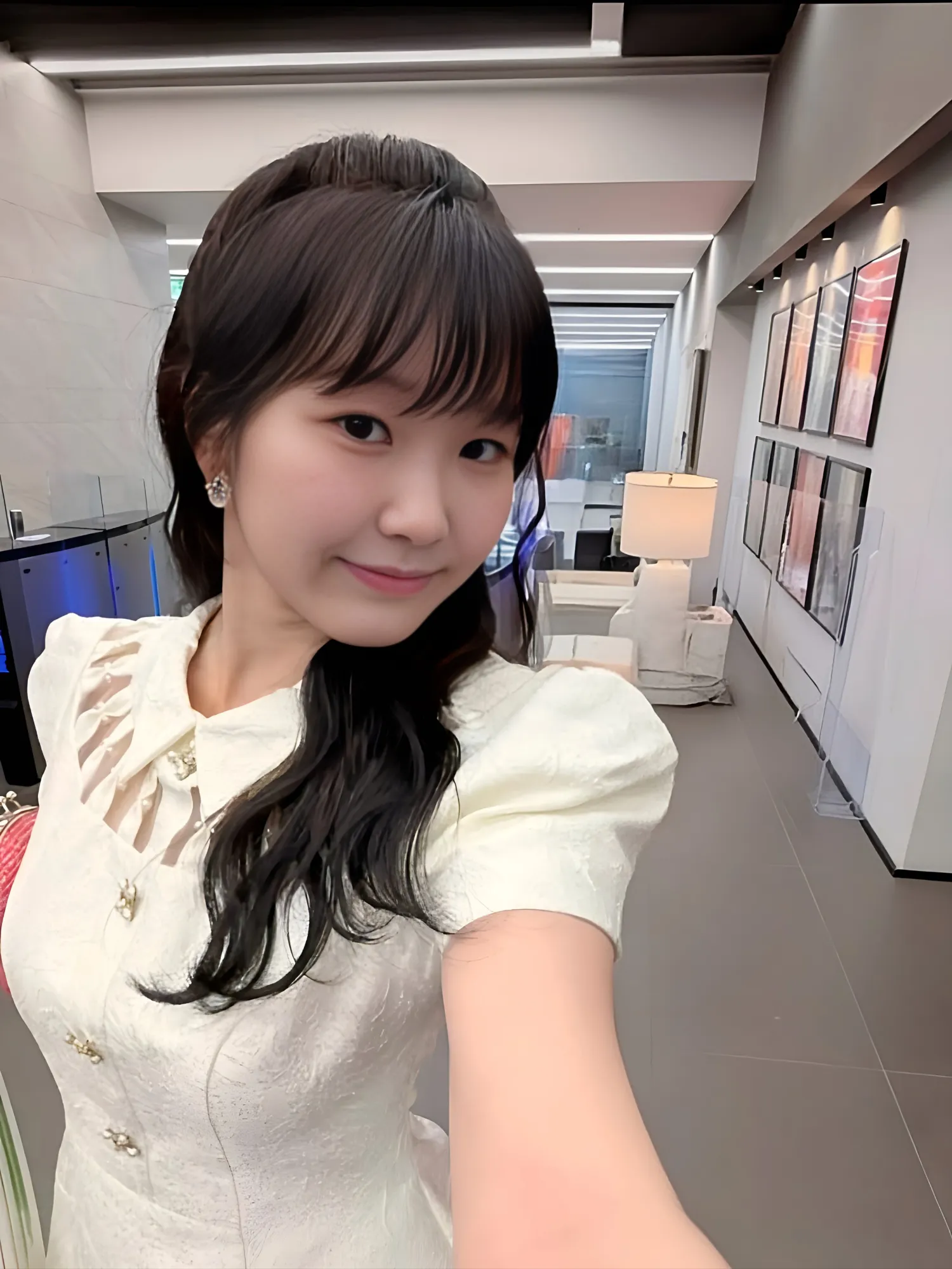 Behind-the-scenes cut of Hong Seongyun