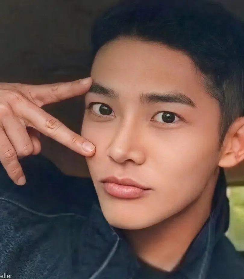 Foto kegiatan terbaru dari Rowoon