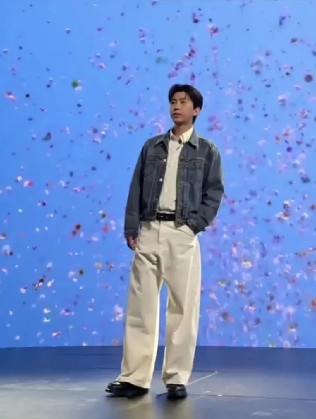 Behind-the-scenes cut of Lim Youngwoong