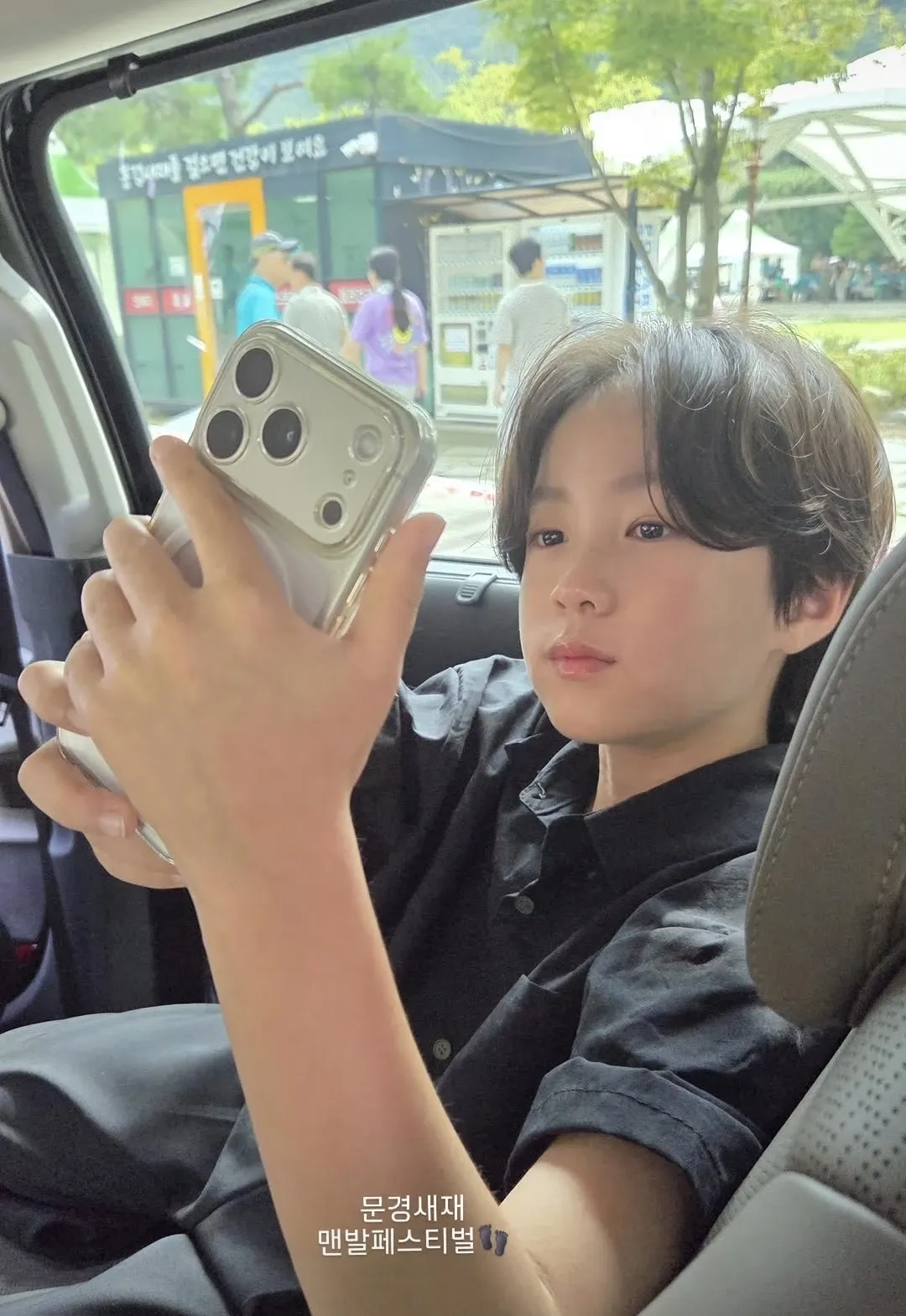 Behind-the-scenes cut of You Jiwoo