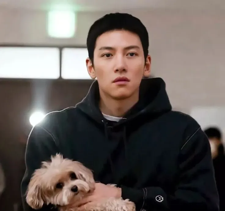 Behind-the-scenes cut of Ji Changwook