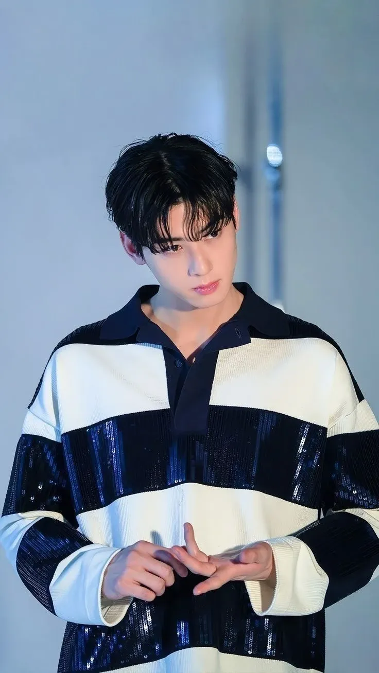 Today's popular wallpaper in Cha Eunwoo community