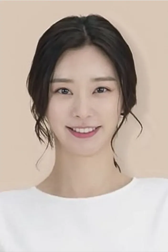 Behind-the-scenes cut of Lee Joobeen