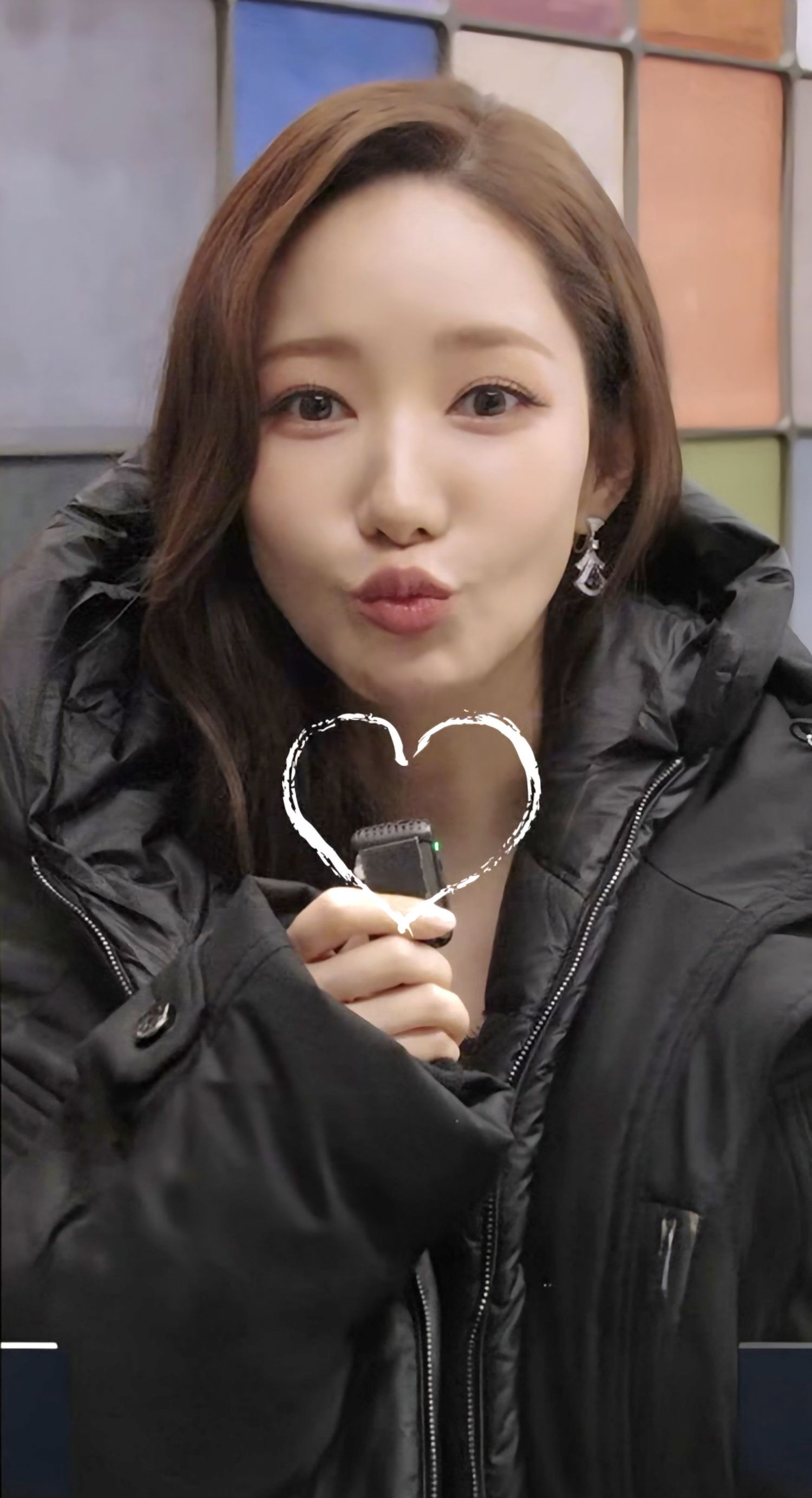 パク・ミニョンの最近の活動ショット