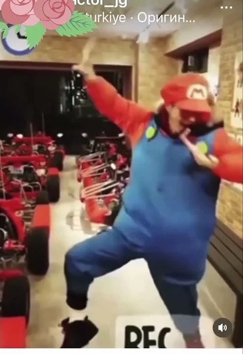 Behind-the-scenes cut of Lee Joongi