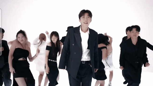 Behind-the-scenes cut of Lim Youngwoong