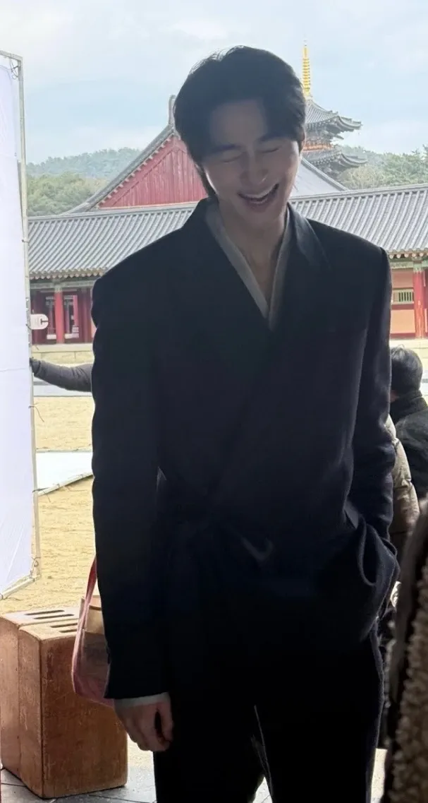 Byeon Wooseok background image recommended by Choeaedol Celeb fandom