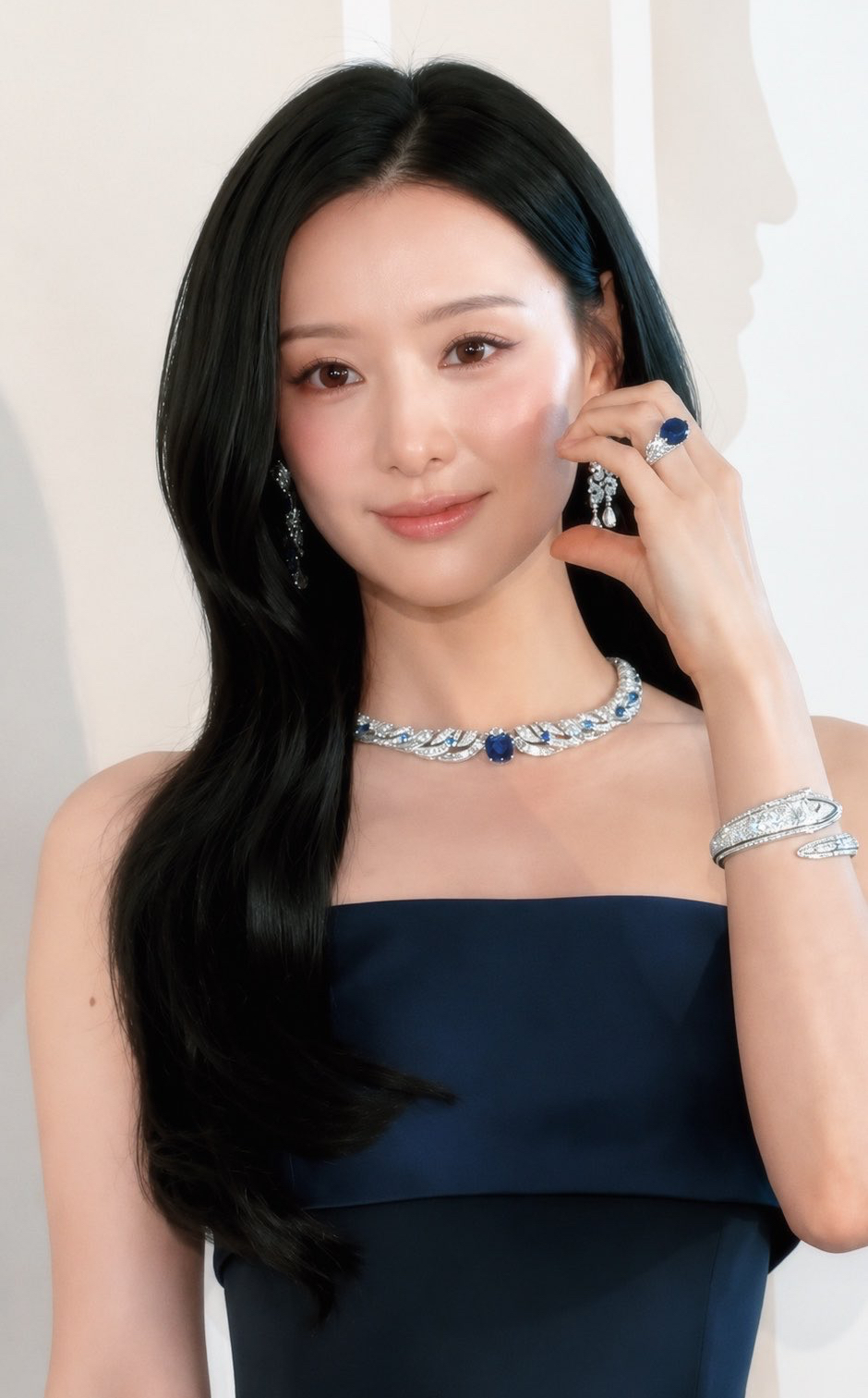 Behind-the-scenes cut of Kim Jiwon