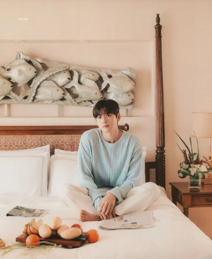 Recent activity shot of Cha Eunwoo