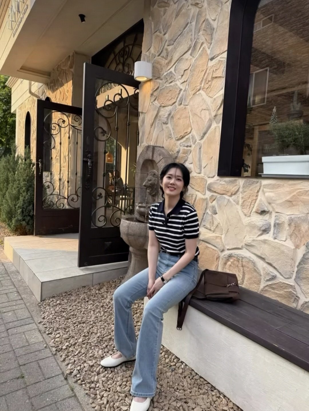 Recent activity shot of Jang Nara