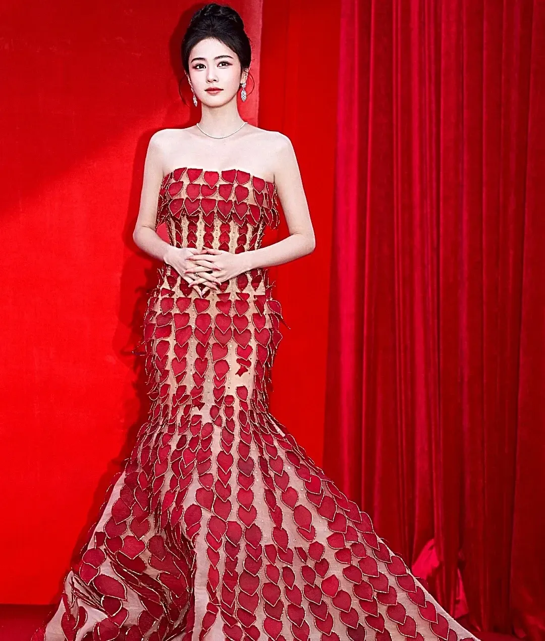 Behind-the-scenes cut of Bai Lu