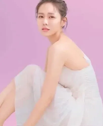 孙艺珍的近期活动照
