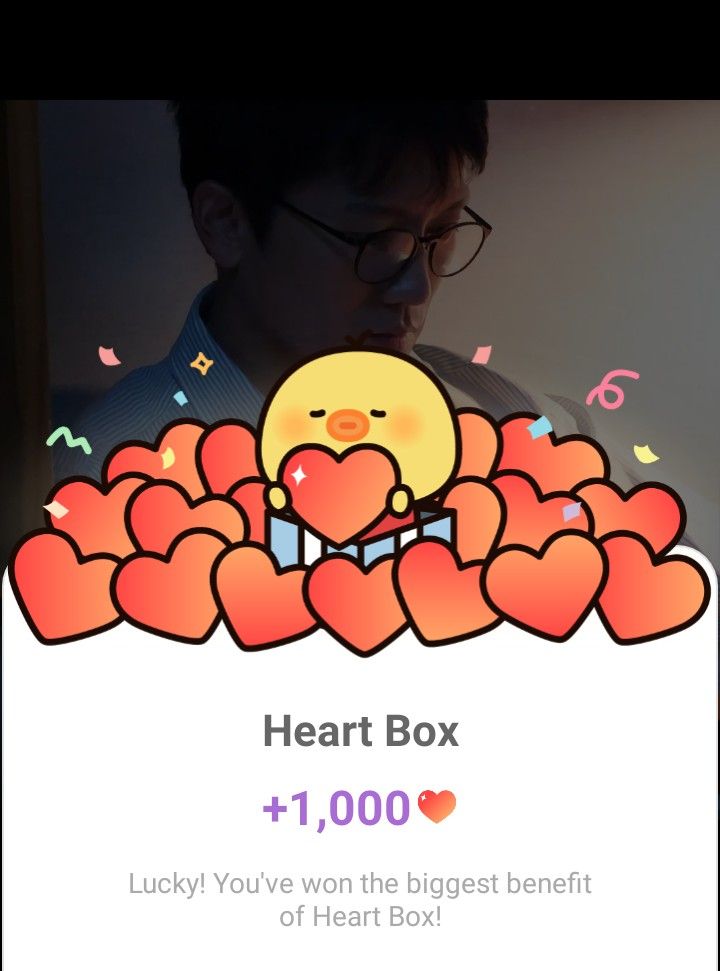 Behind-the-scenes cut of Ji Sung