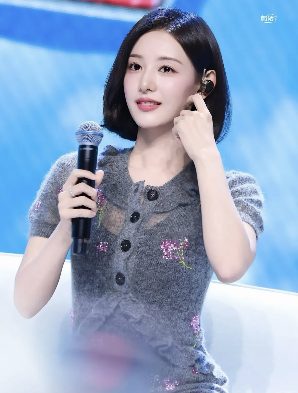 Behind-the-scenes cut of Kim Jiwon